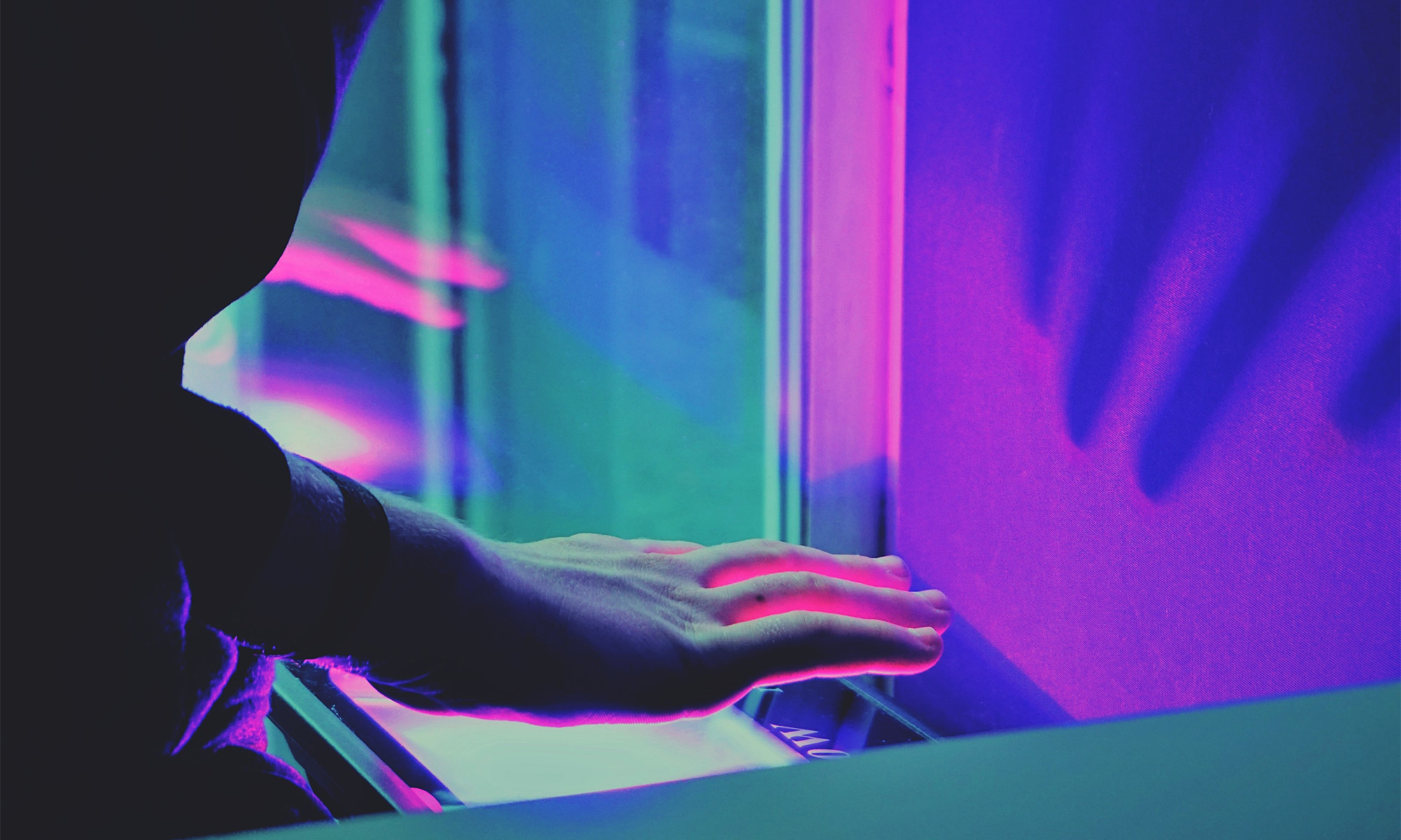 The best black lights 21Oak