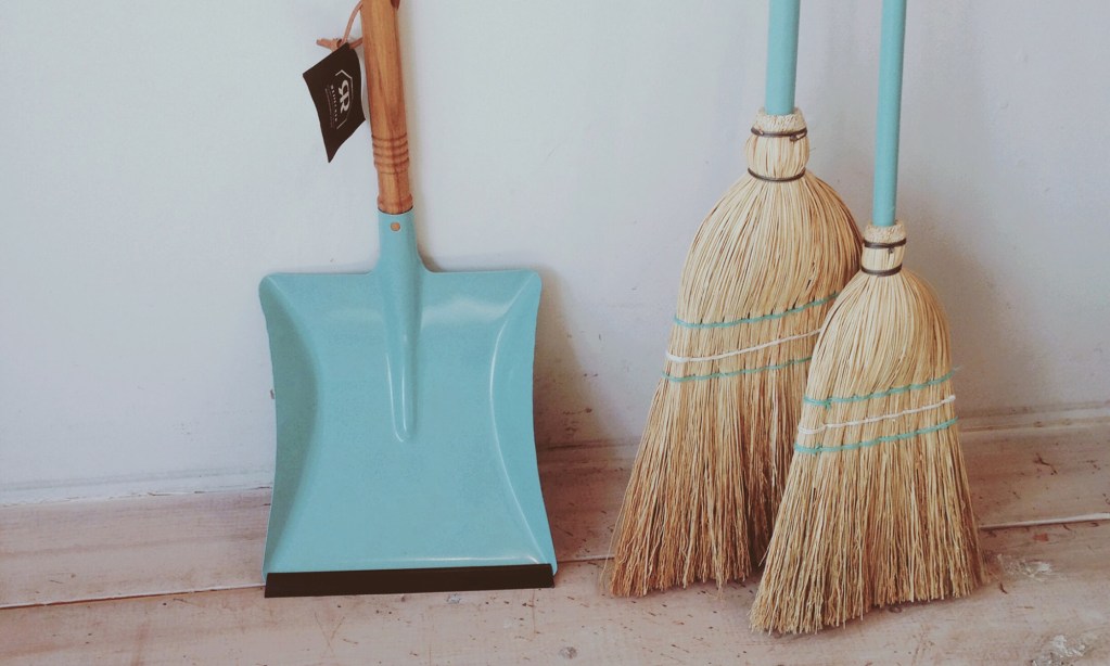 Broom and dust pan