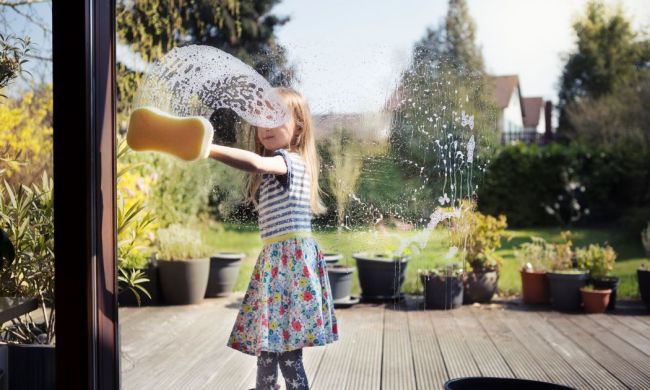 how to spring clean in eight hours or less de
