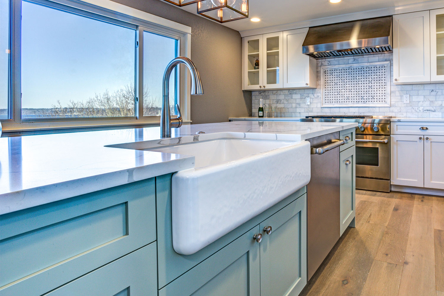 farmhouse sink