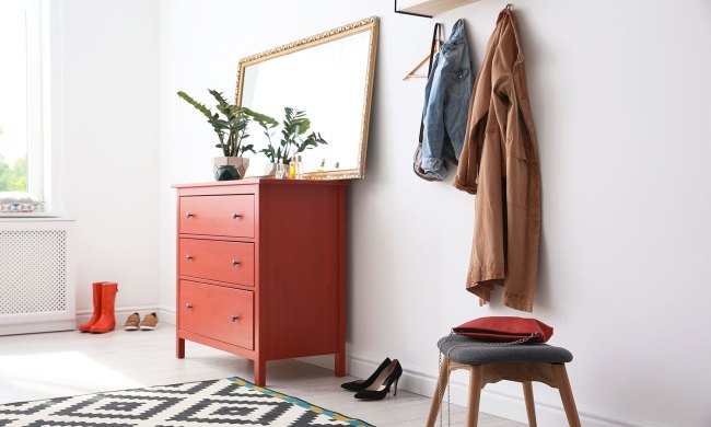 Entryway dresser