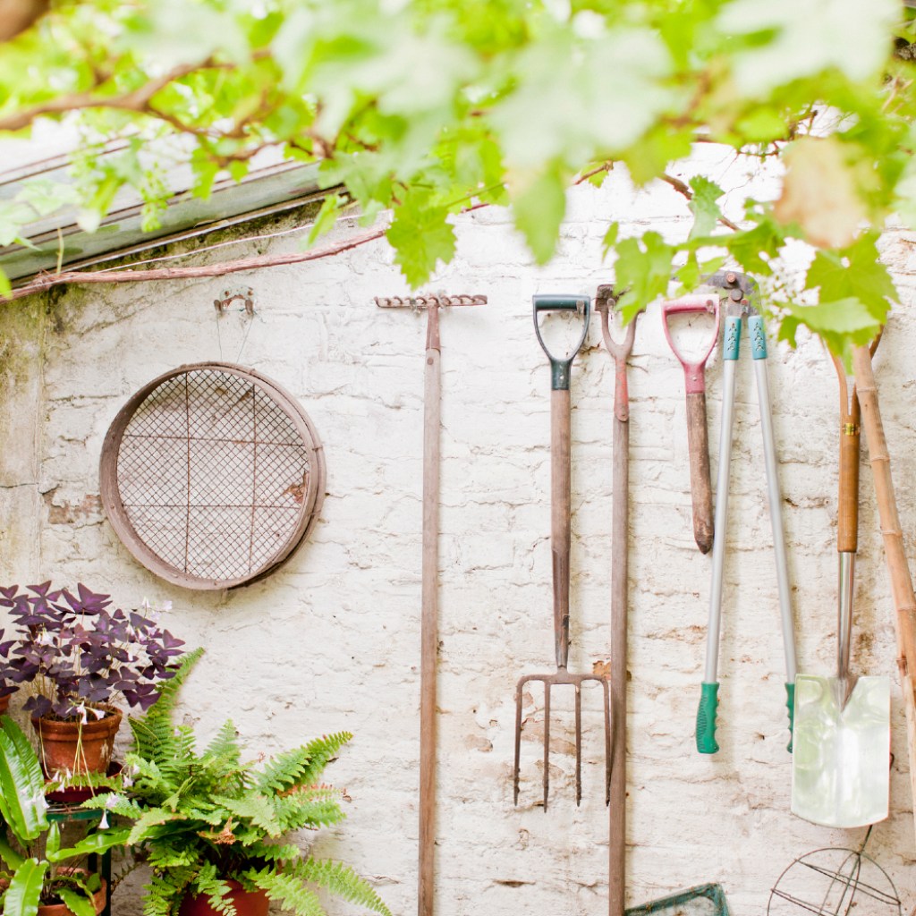Garden tool storage