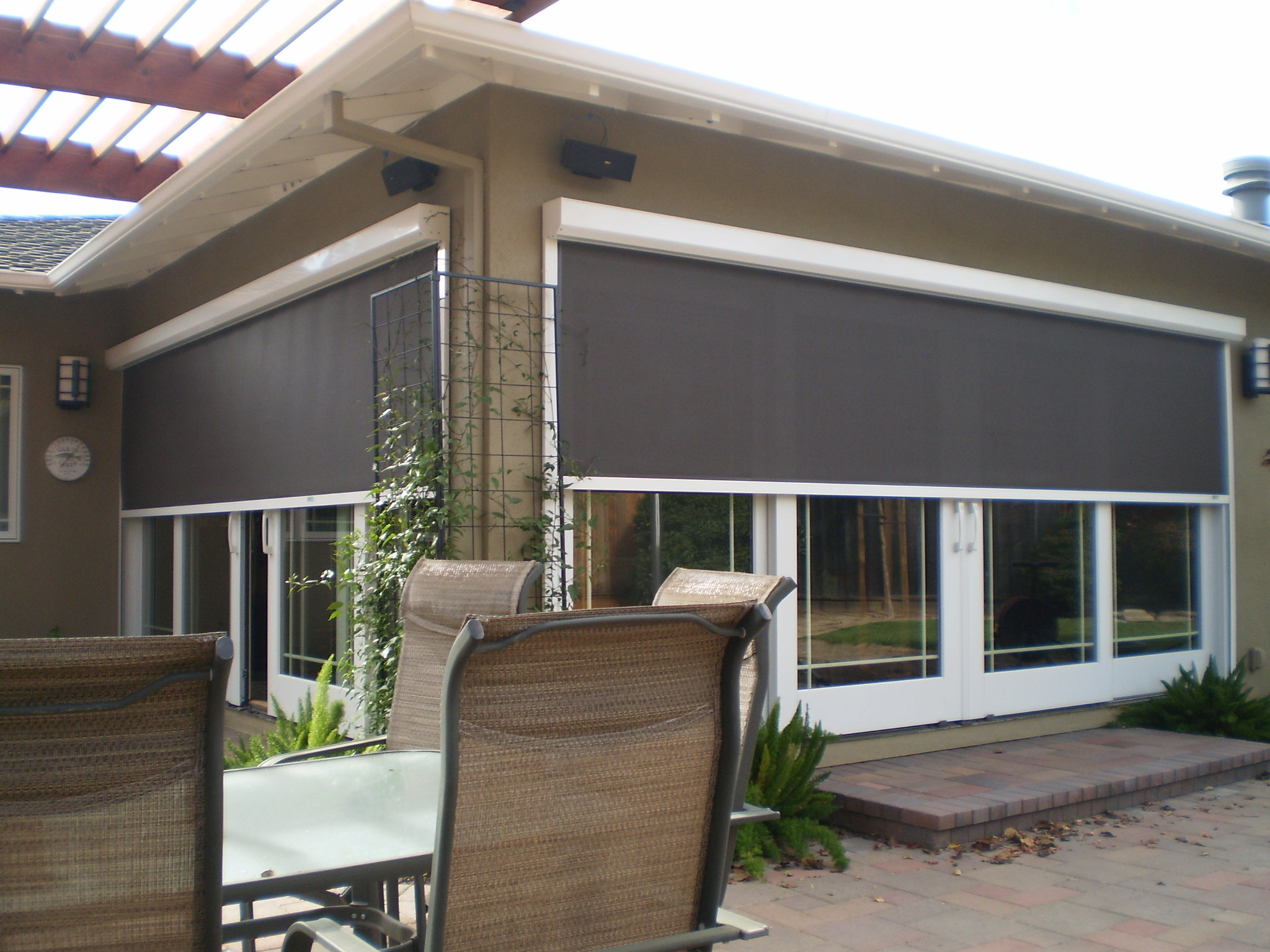 retractable screens on windows