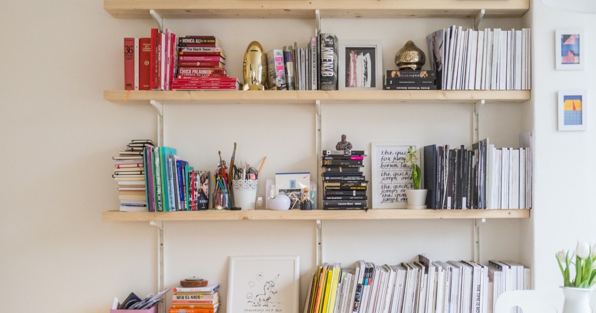 How to Organize Books in Small Spaces 21Oak
