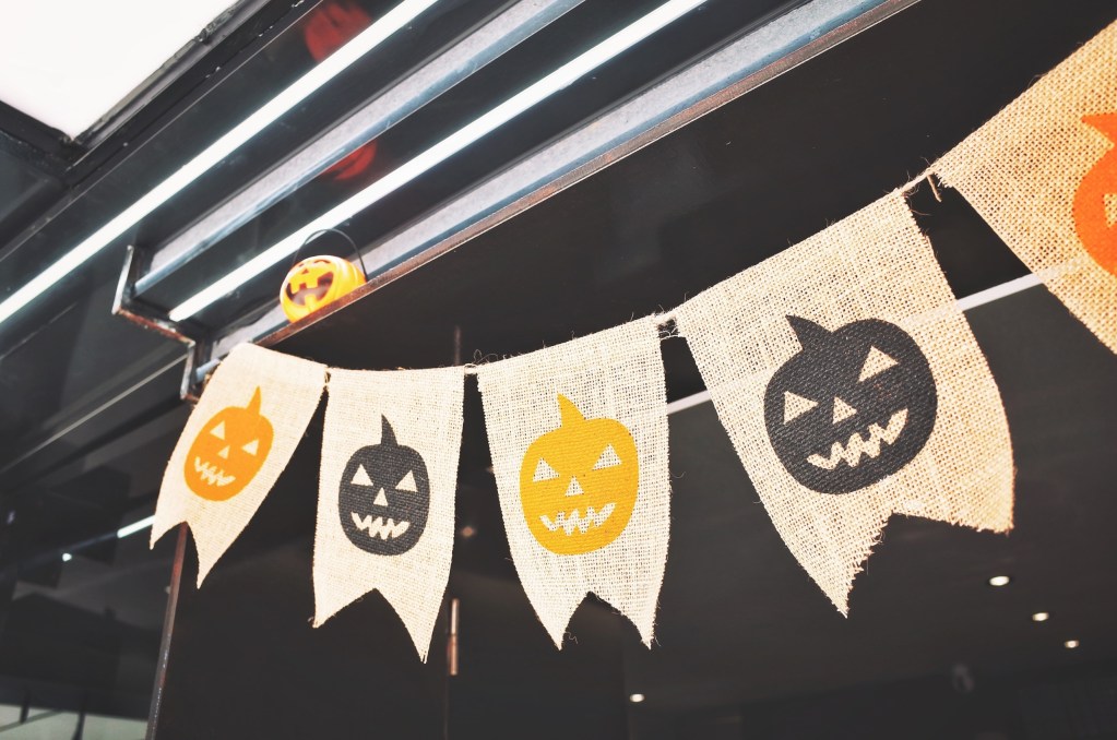 Halloween banner decoration with pumpkins