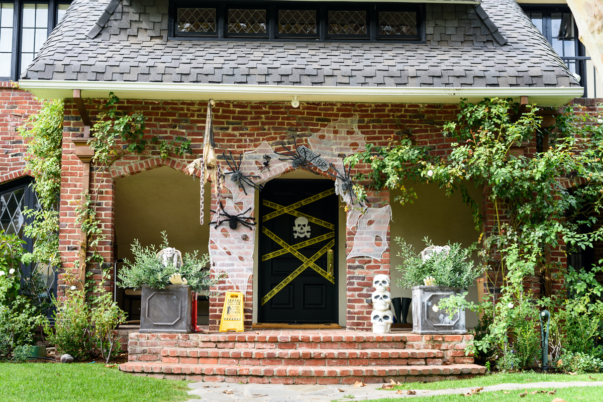halloween front door and porch display