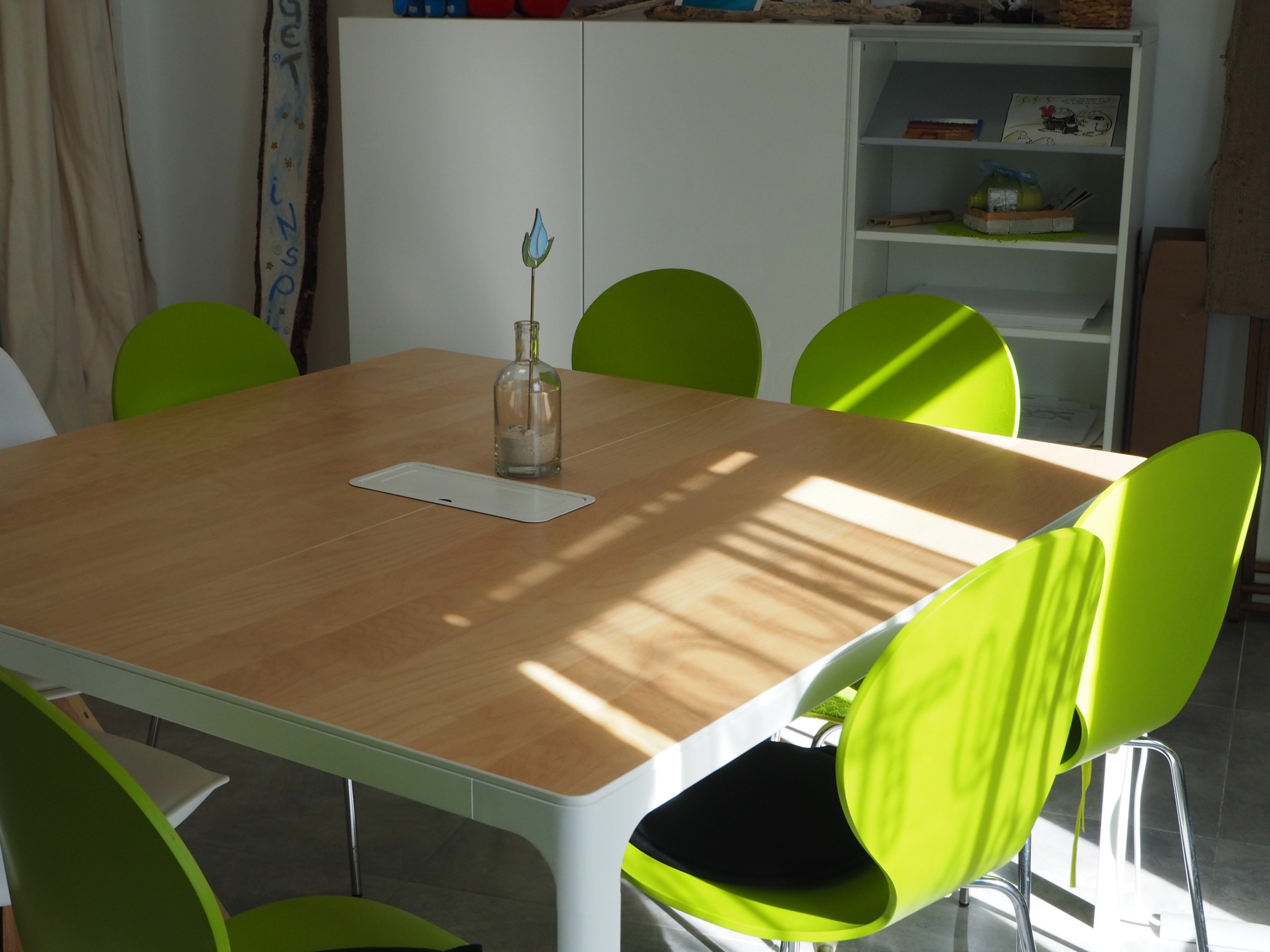 bright square table