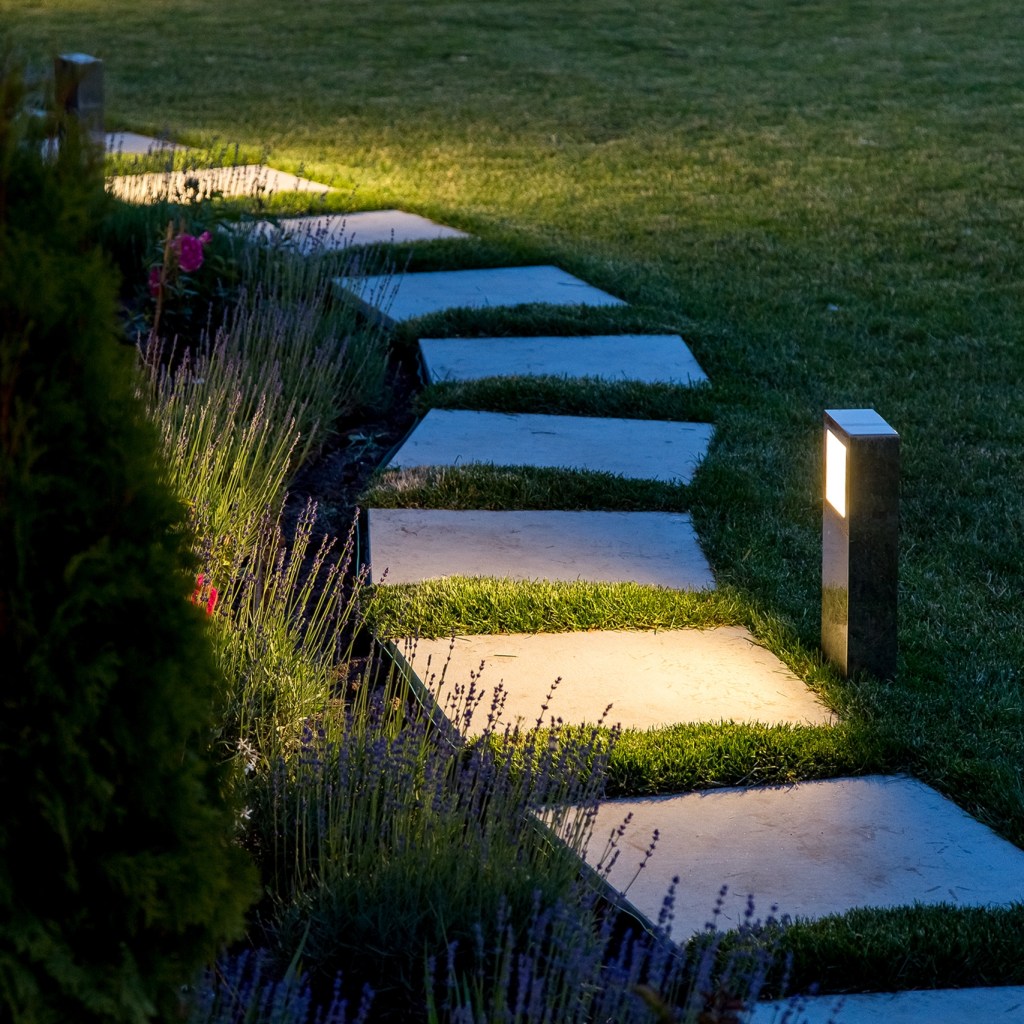Outdoor square pathway with lighting