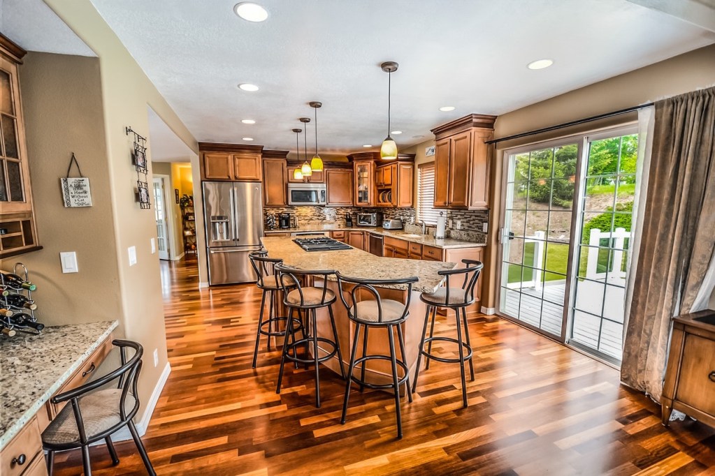 smooth kitchen ceiling