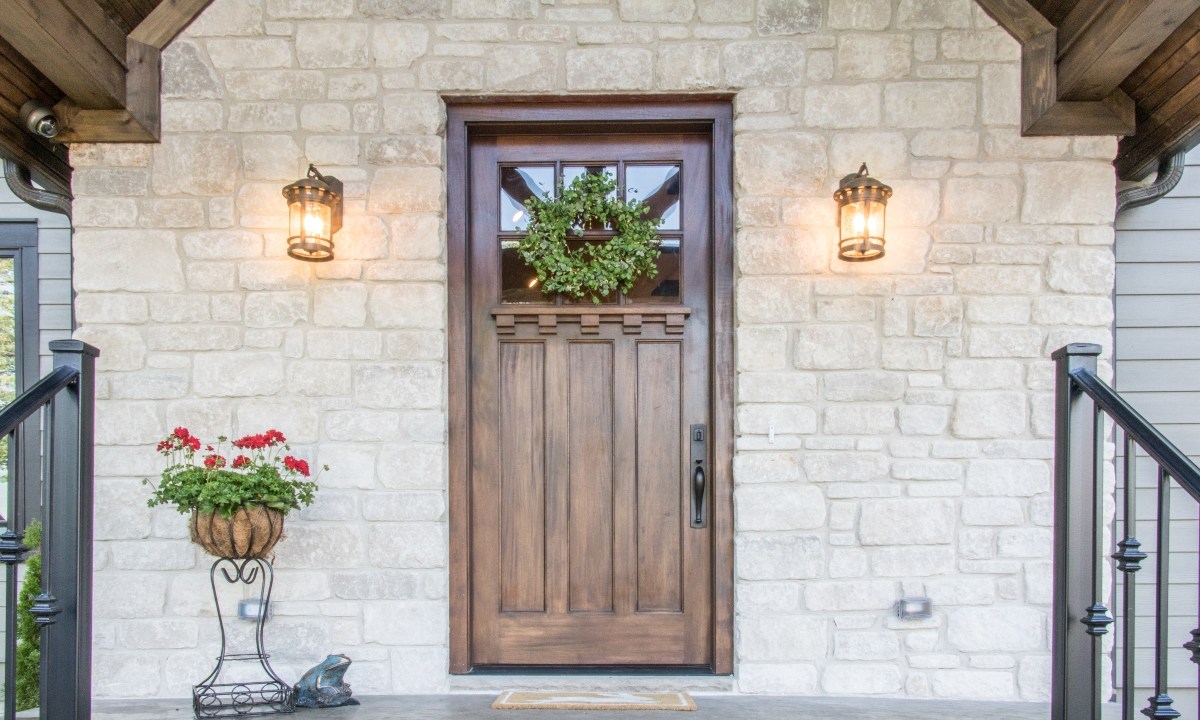Front porch with wall lantern lighting