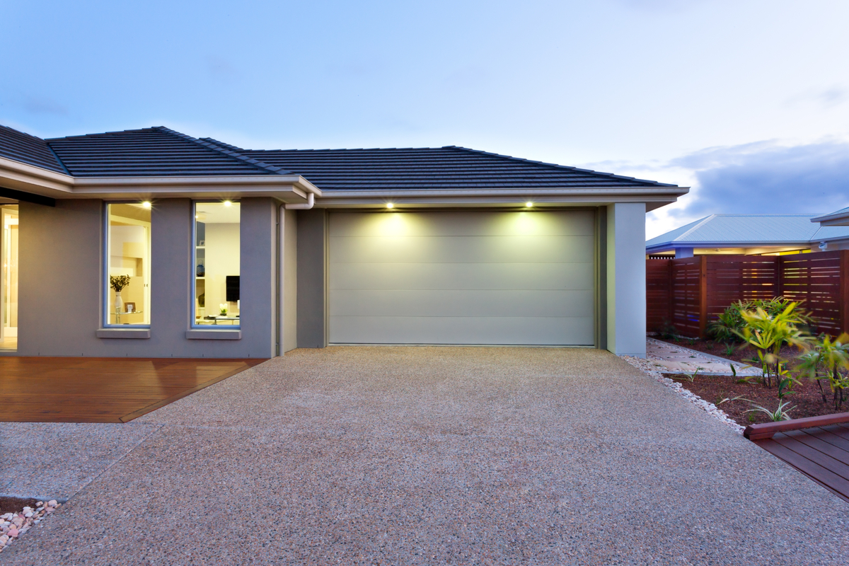 22+ Exterior Garage Lighting Ideas