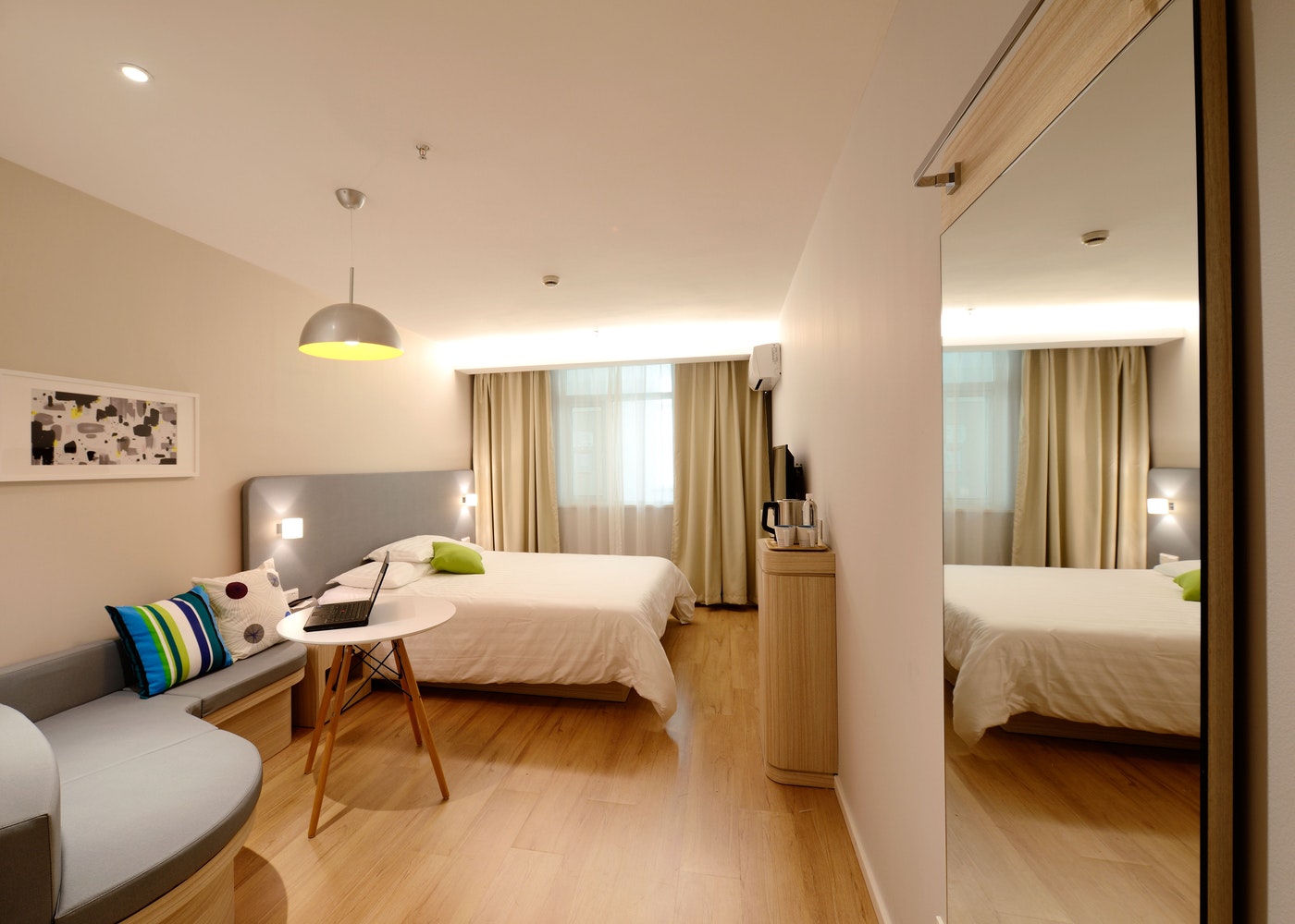 A clean and well staged bedroom.