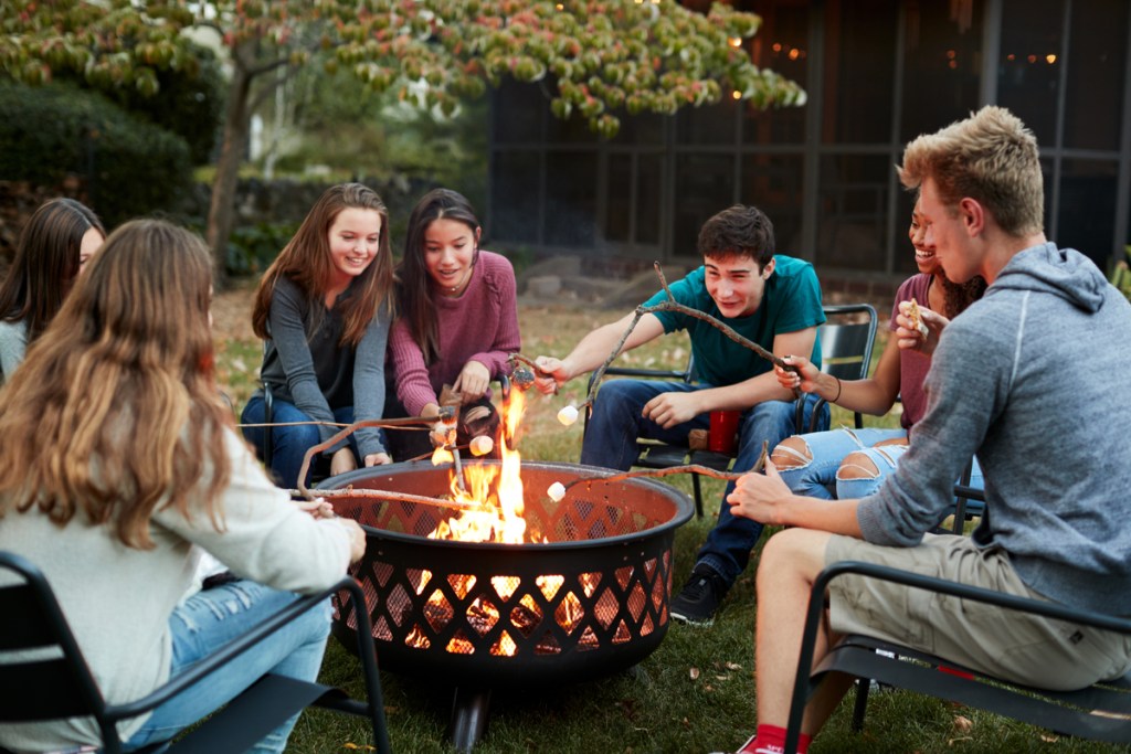 Fire Pit Safety Rules You Need To Be, How Much Space Does A Fire Pit Need
