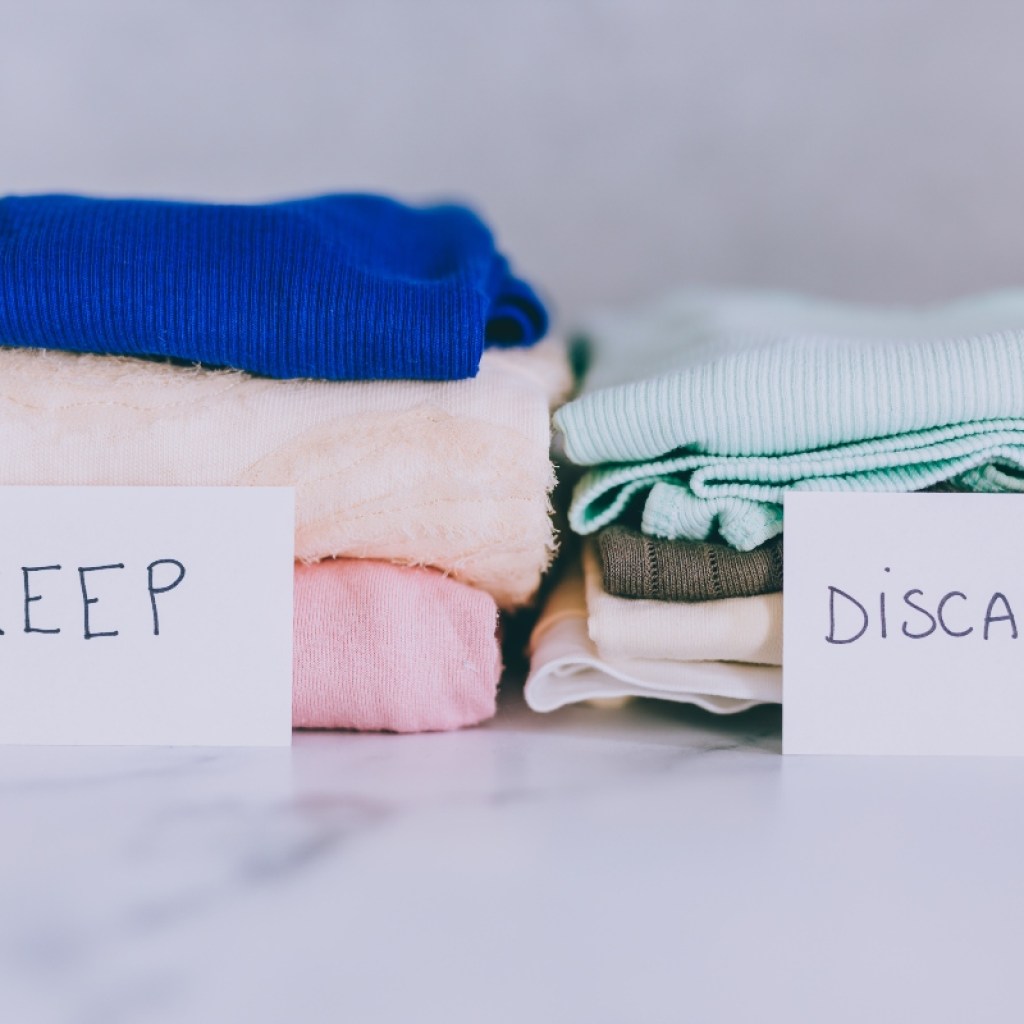 Keep and discard pile for decluttering