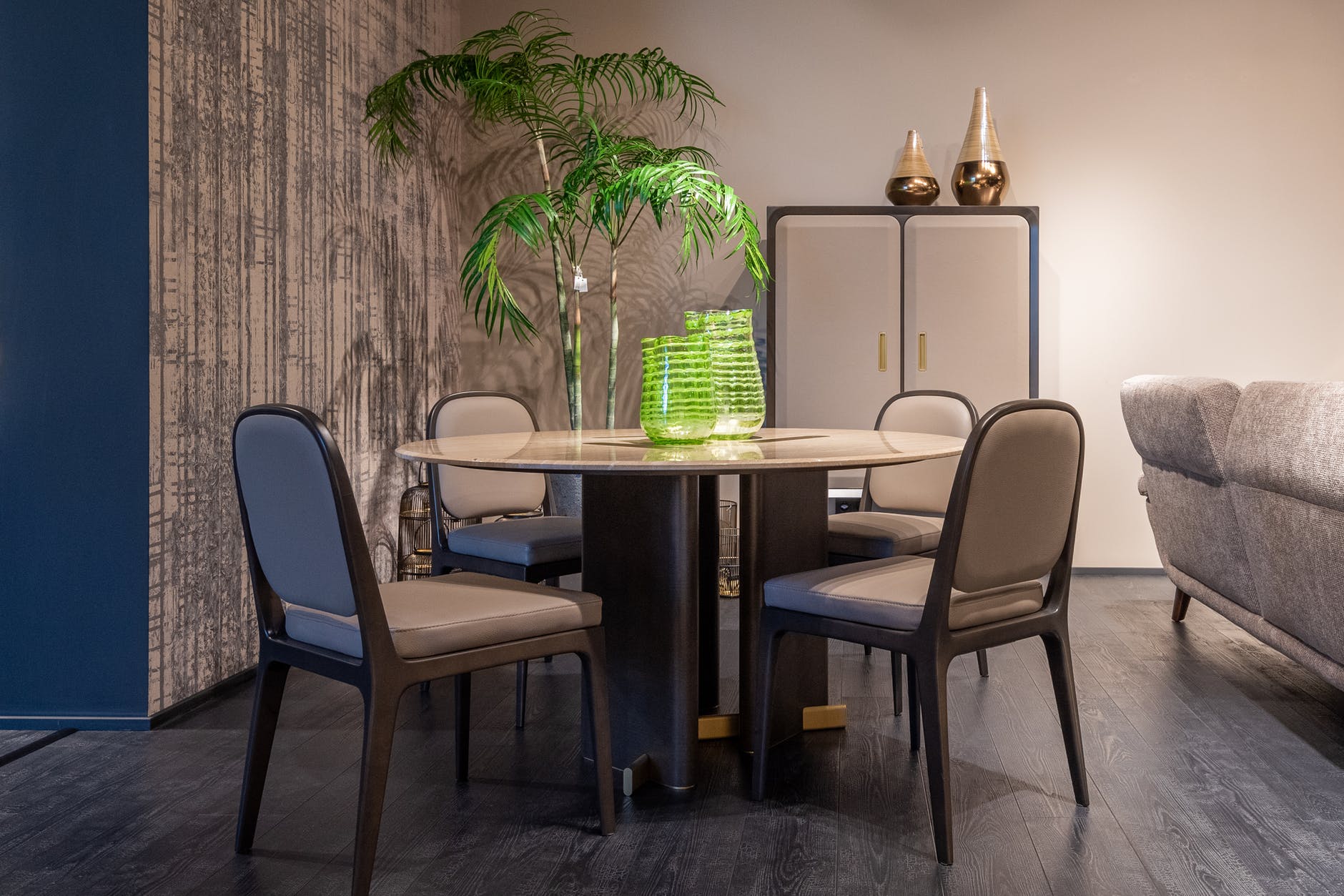 dining room table chairs plant