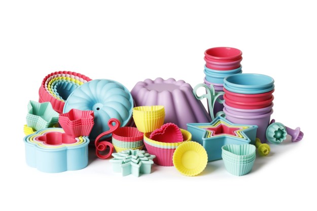 Silicone baking molds