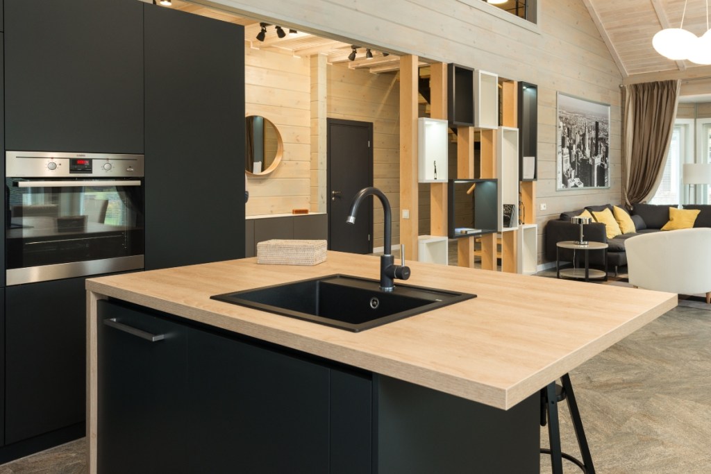 5 KITCHEN MUST HAVES FOR 2023 ⭐ Dark wood - the rich, warm tones of da