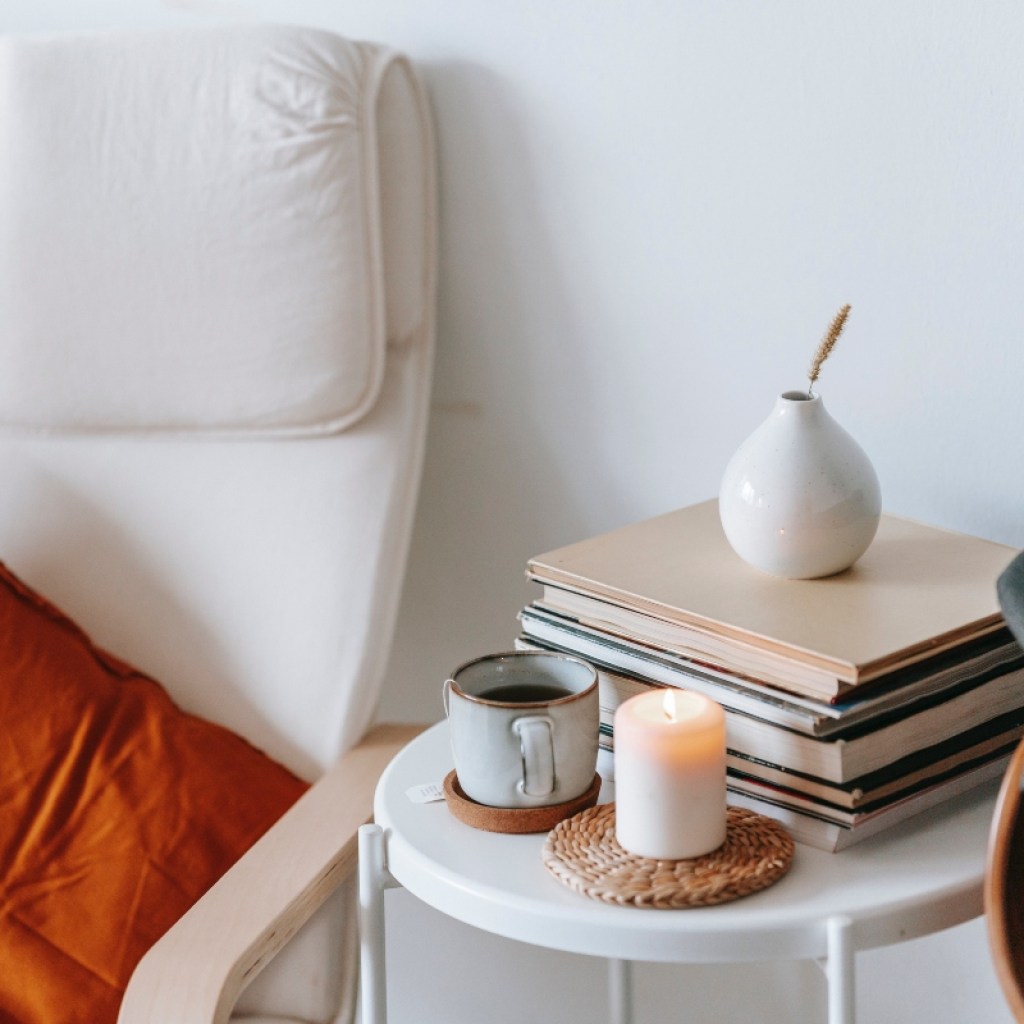 cozy and hygge room inspiration with candles