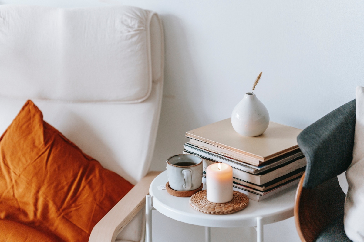 cozy and hygge room inspiration with candles
