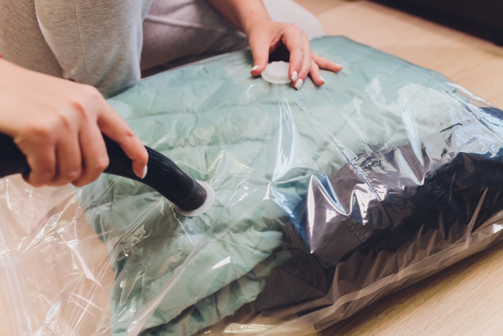 vacuum packing; great packing technique for saving space