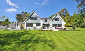 Home with manicured lawn