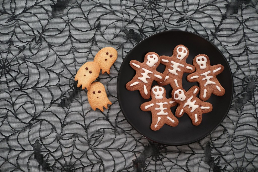 Skeleton and ghost Halloween cookies