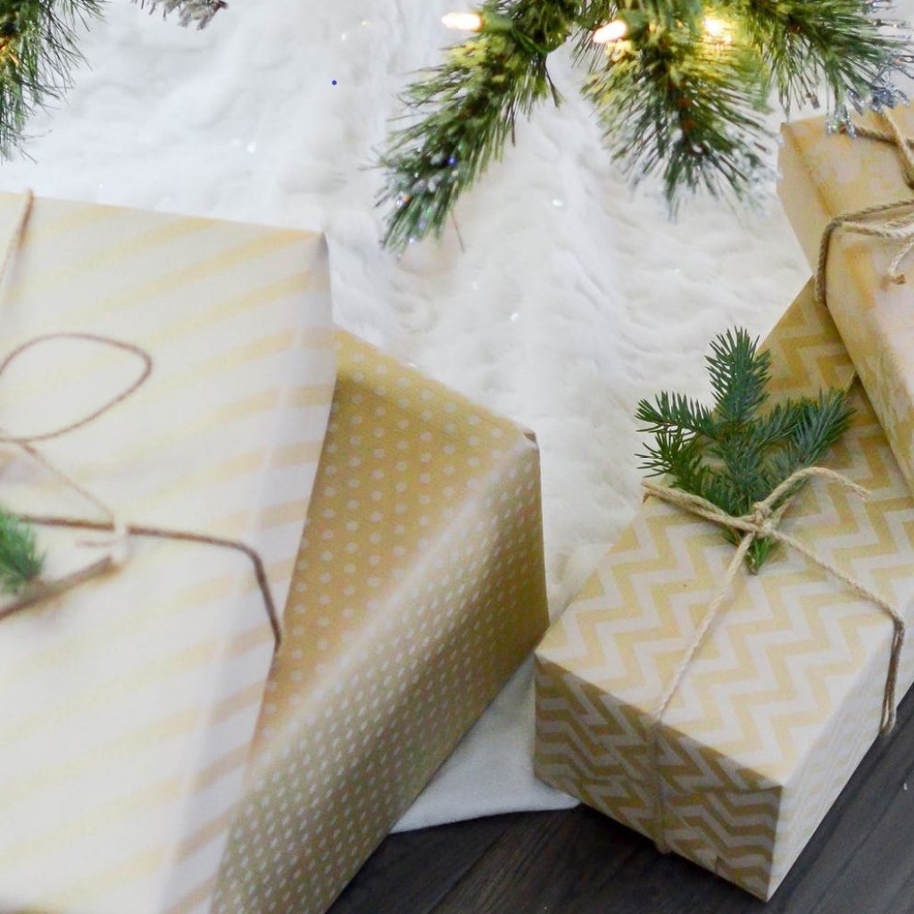Christmas tree and presents