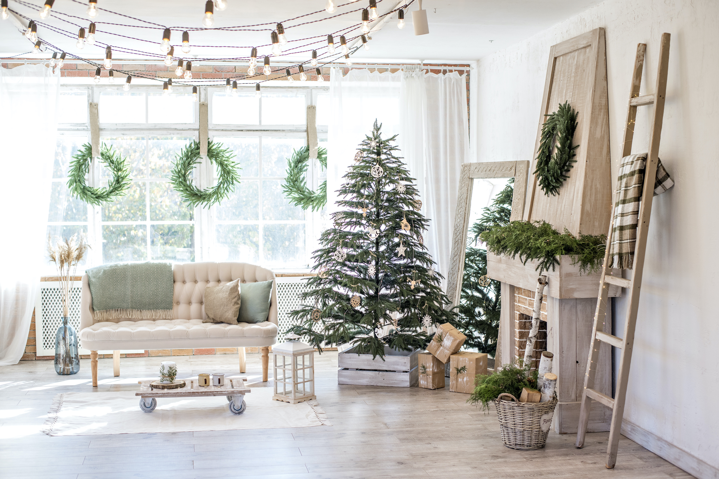 How To Decorate For Christmas When You're A Minimalist | 21Oak