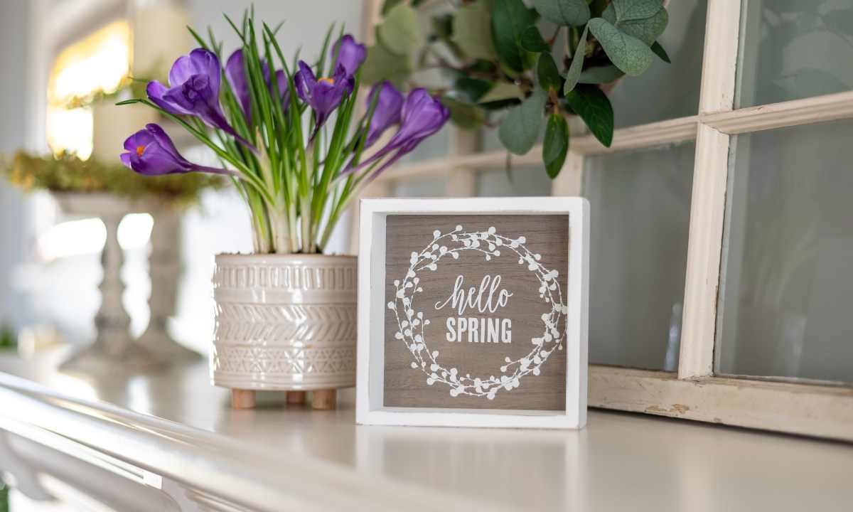 Spring fireplace mantel decor for farm house style
