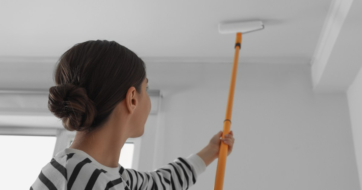 How To Paint A Ceiling Without Also Painting Yourself 21Oak