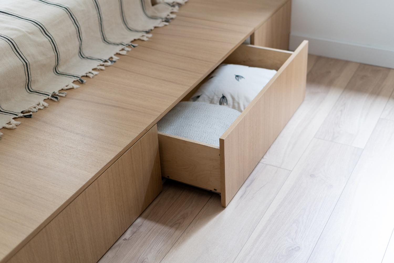 Under bed storage drawers