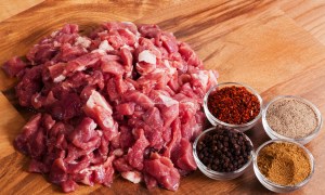 how to make lamb saag cubed meat with spices