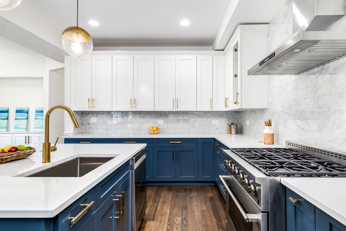 White and blue kitchen cabinets