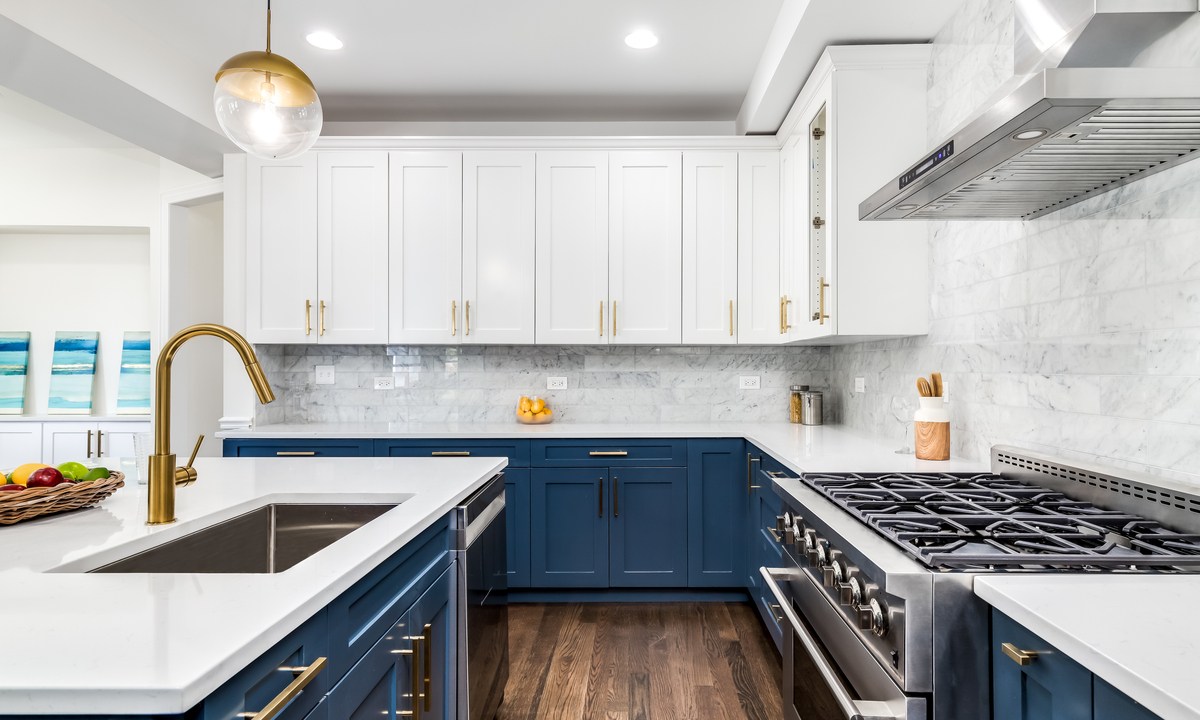 White and blue kitchen cabinets