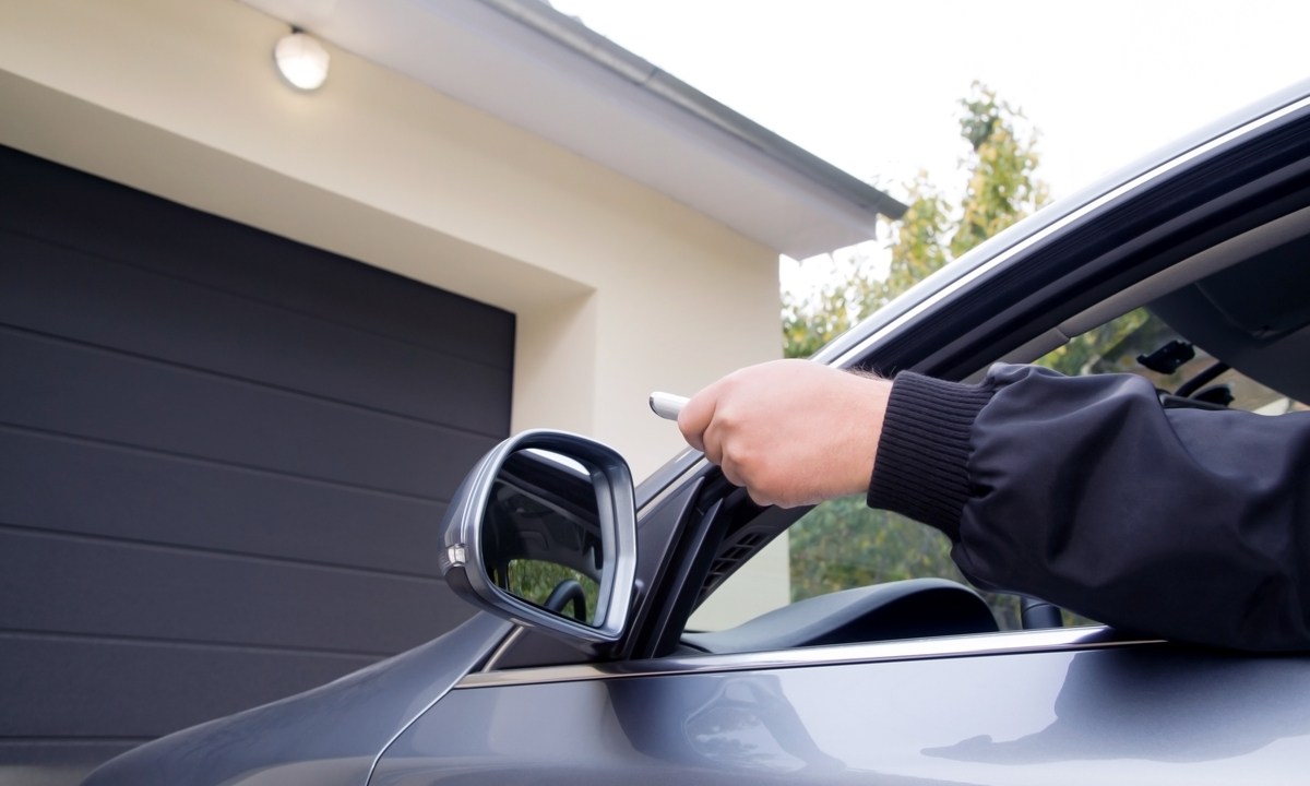 how to program garage door opener shutterstock 233751871