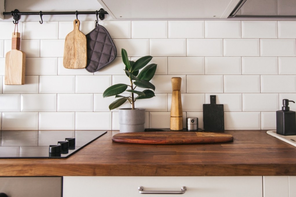 Simple and modern styled kitchen counter