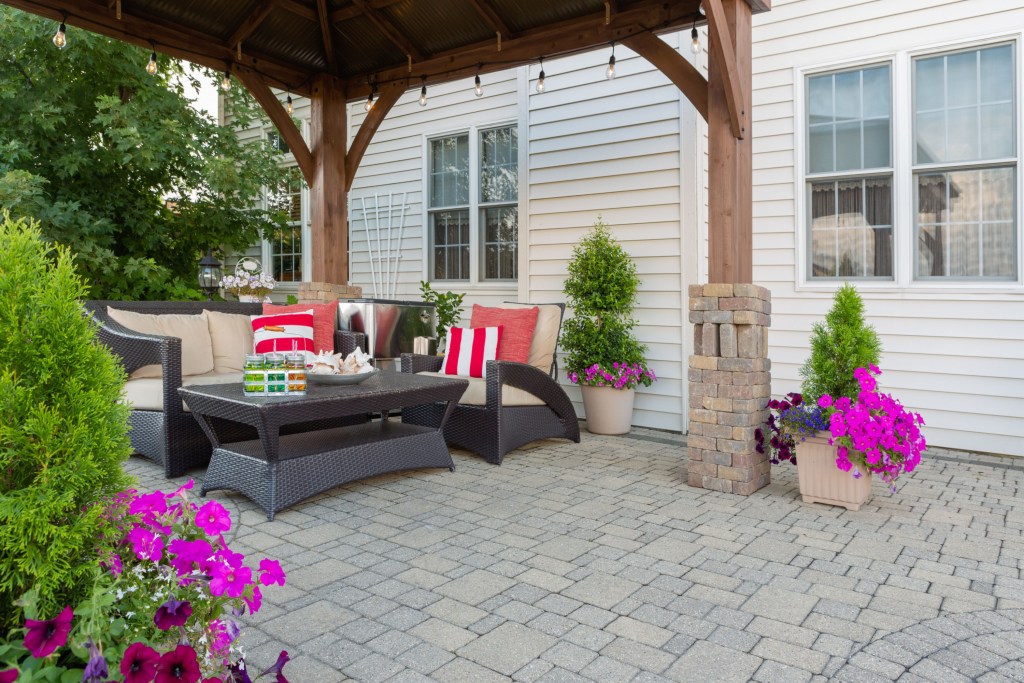 Paver patio with outdoor furniture
