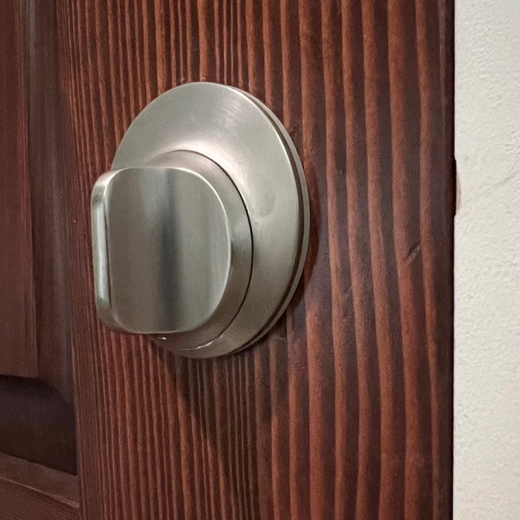 Level Lock interior