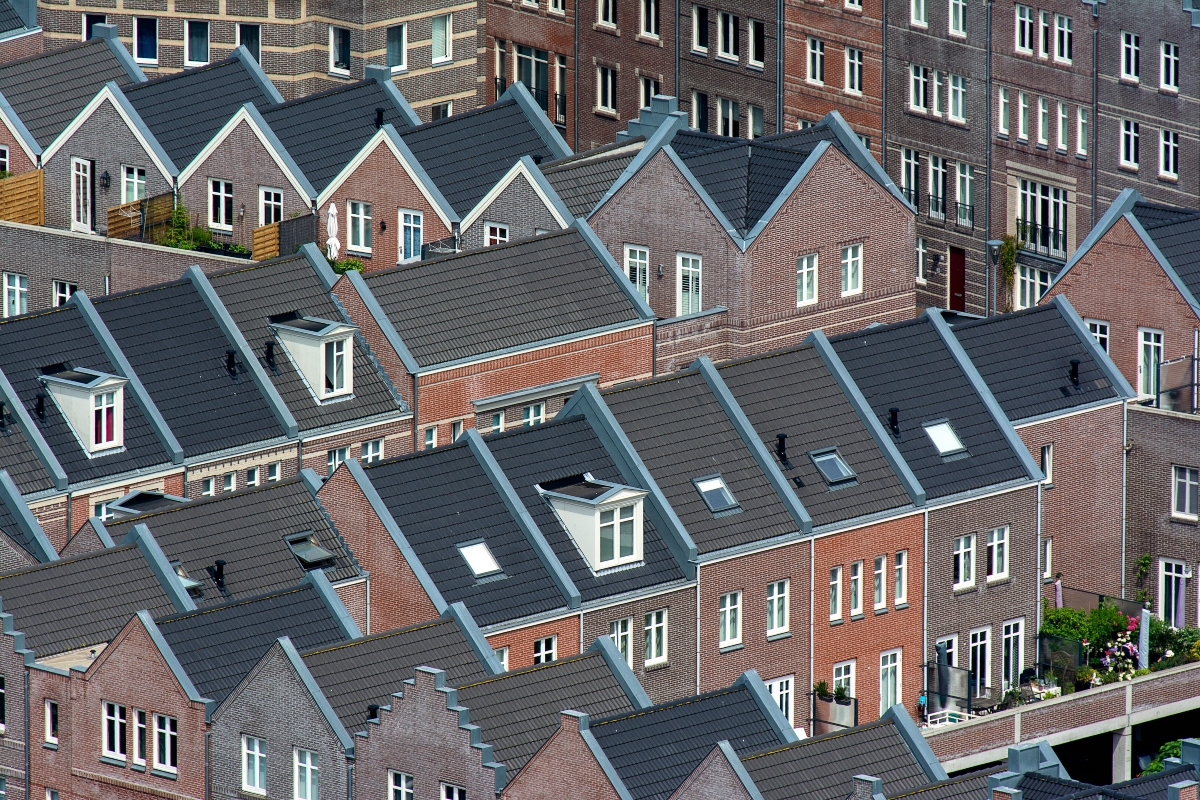 overhead view of lots of townhouses in condominium