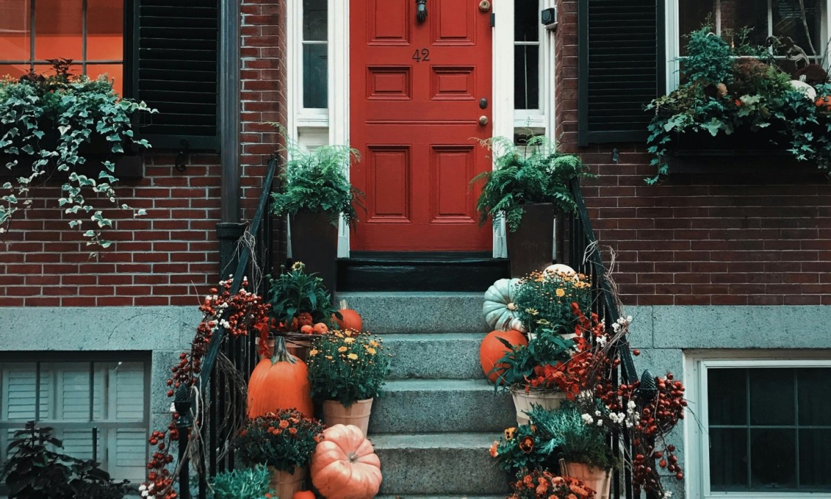 Fall decor on front steps
